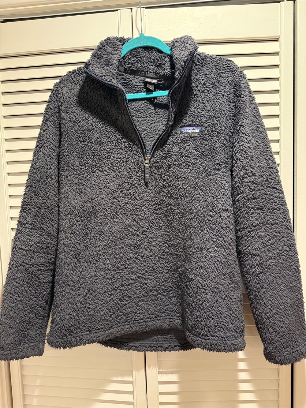 Patagonia Women's Plush Quarter-Zip Pullover - size L